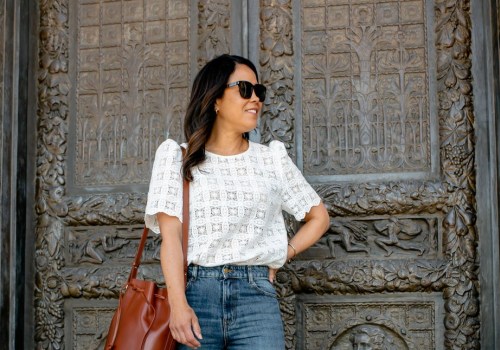 How to Dress Stylishly and Maintain a Youthful Appearance for Women 40+